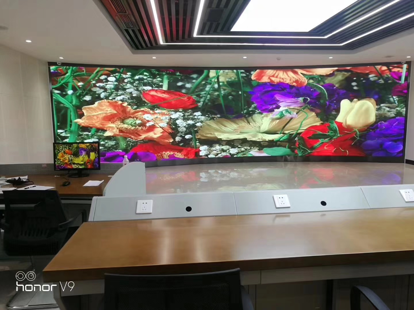  演播室显示屏
